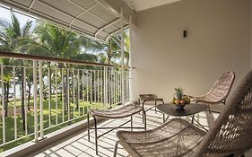 Victoria Beachcomber Resort & Spa